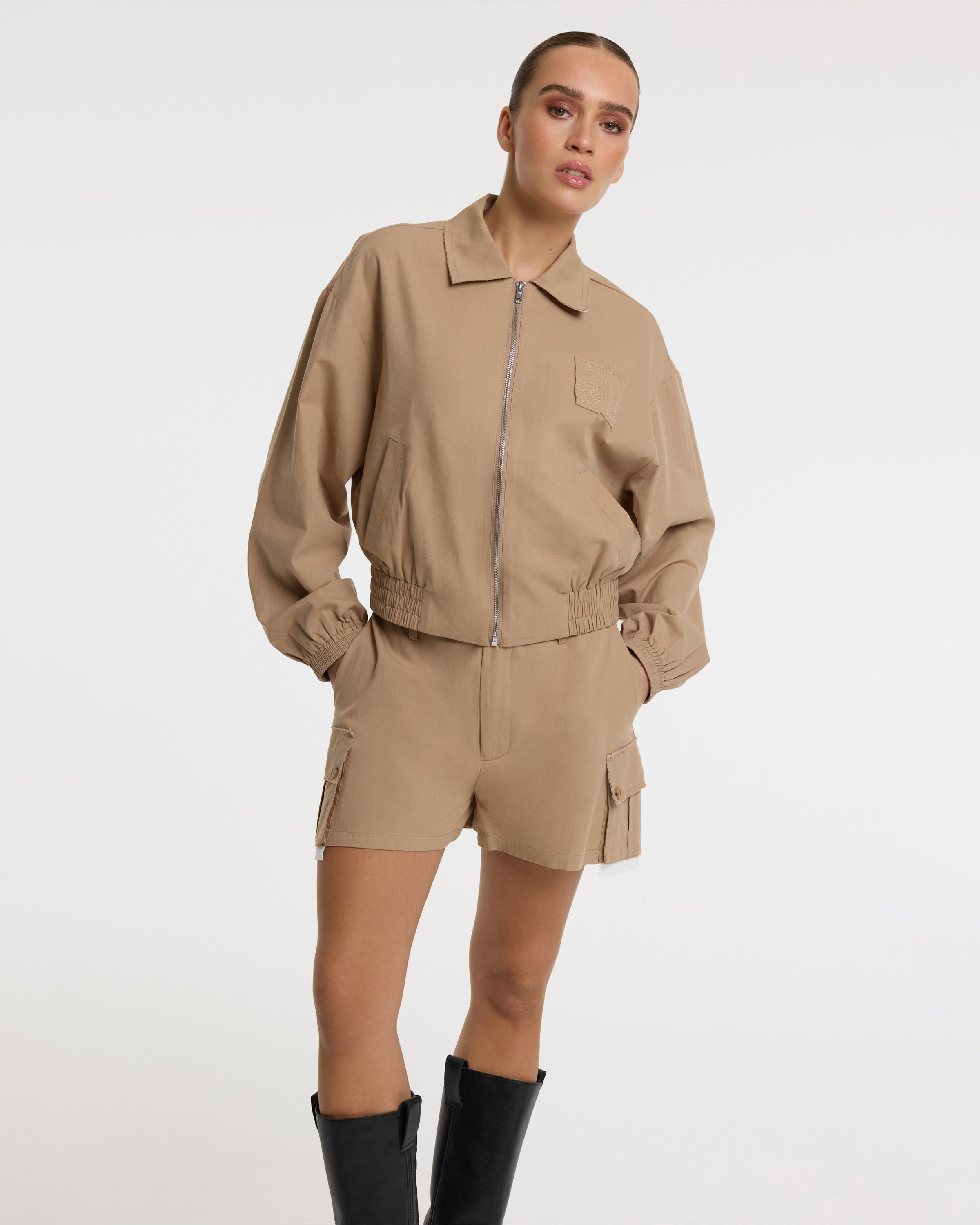 Mid Waist Illa Cargo Short