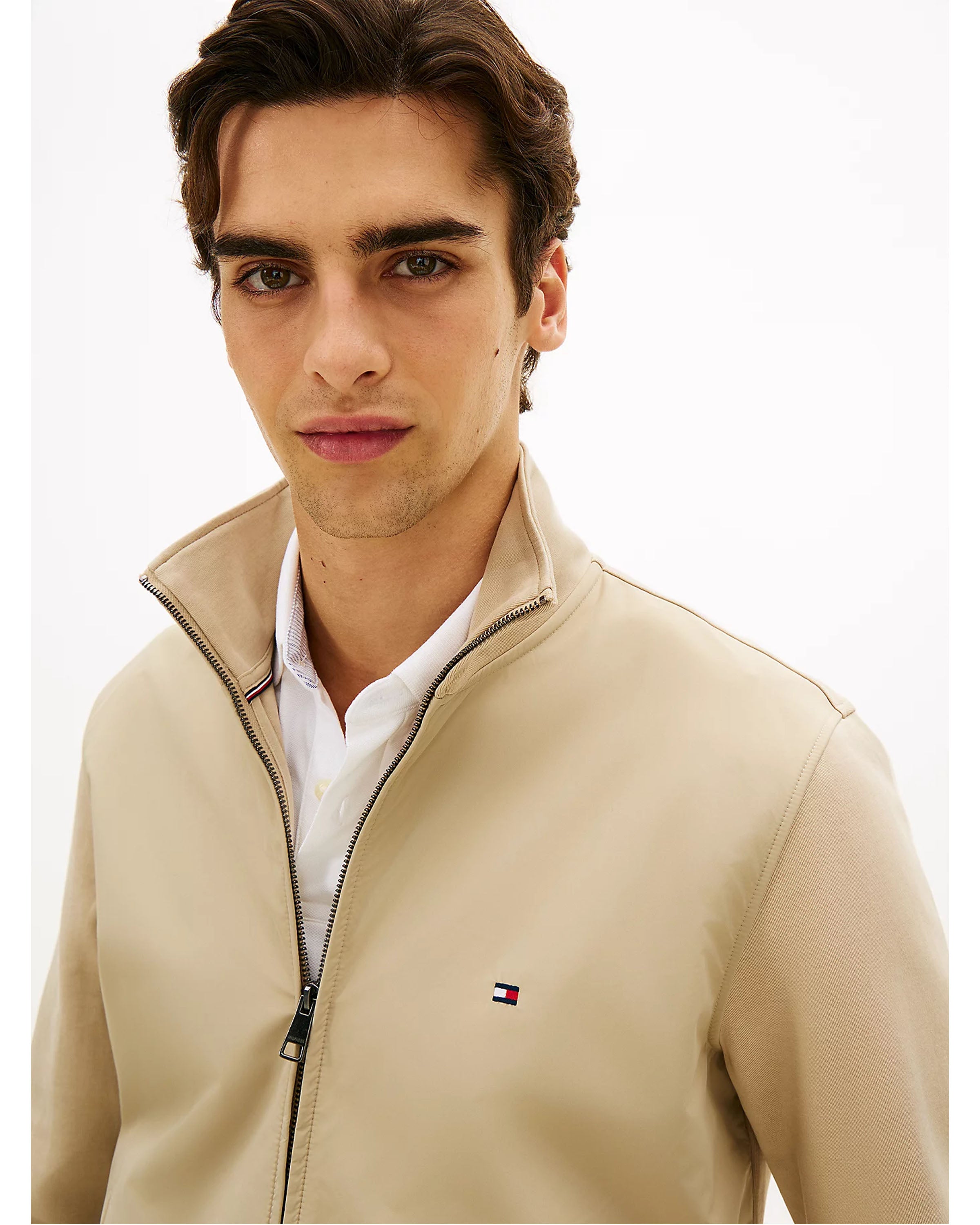 Essential Intechno Jas