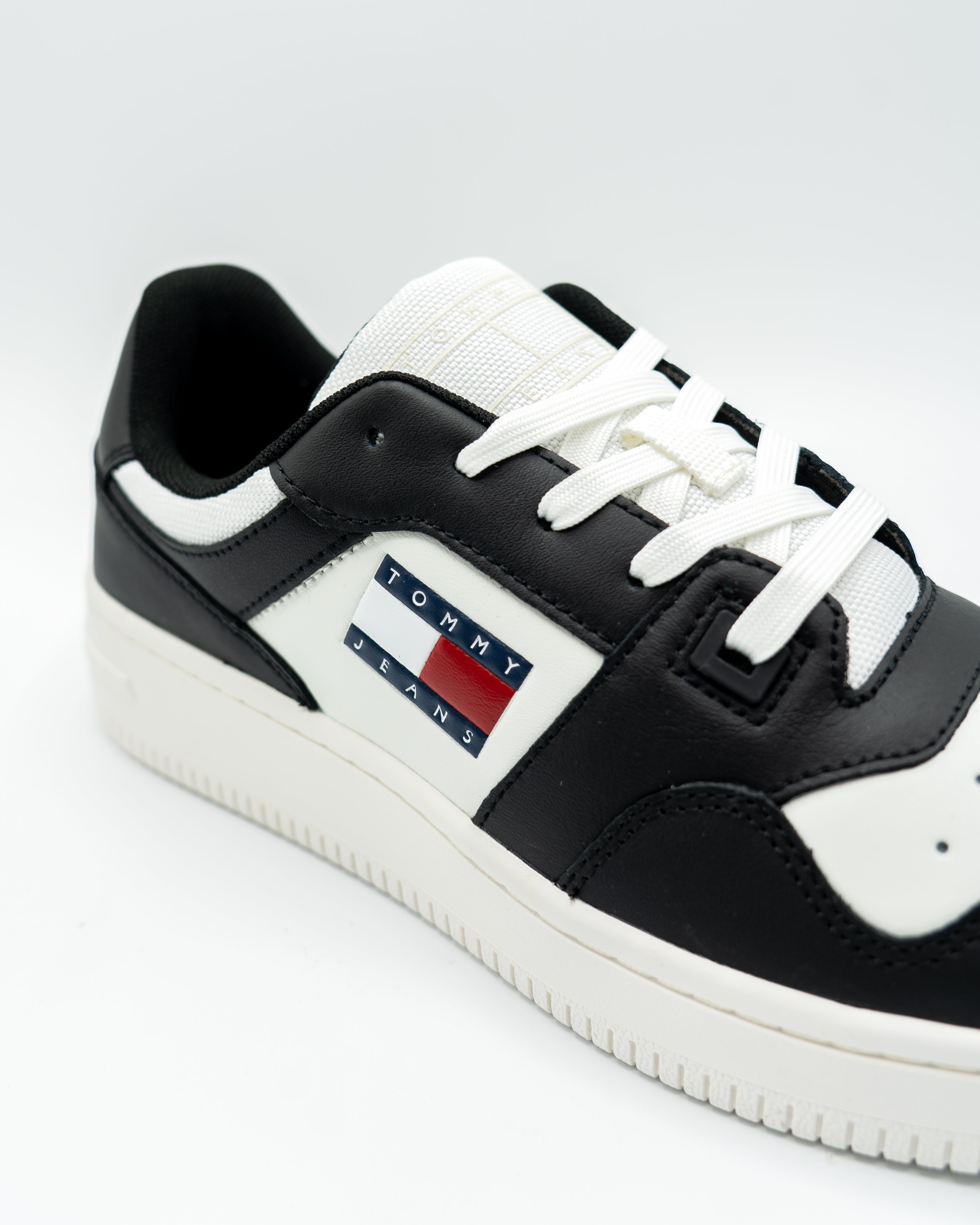 Retro Basket Sneaker