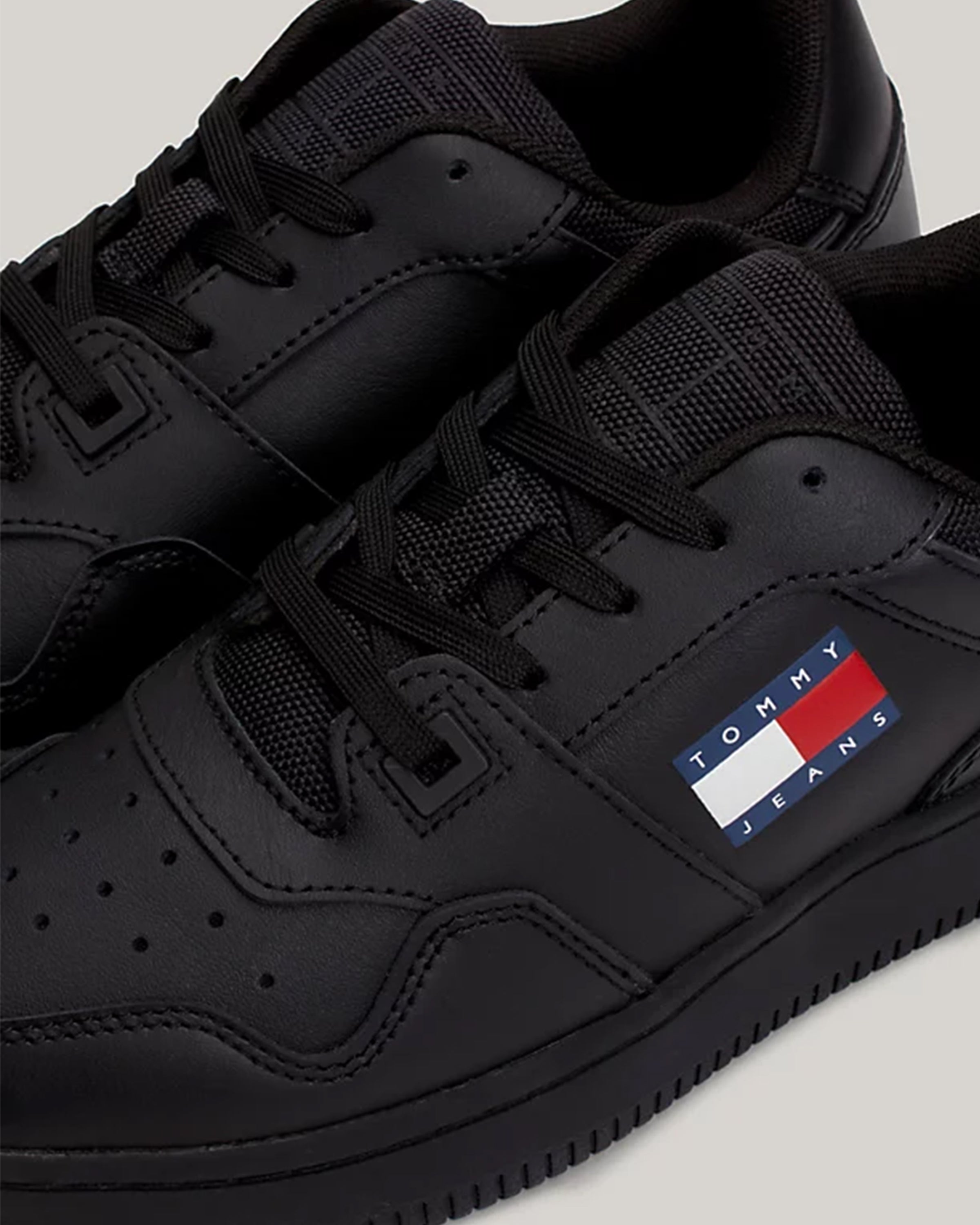 Retro Basket Sneaker