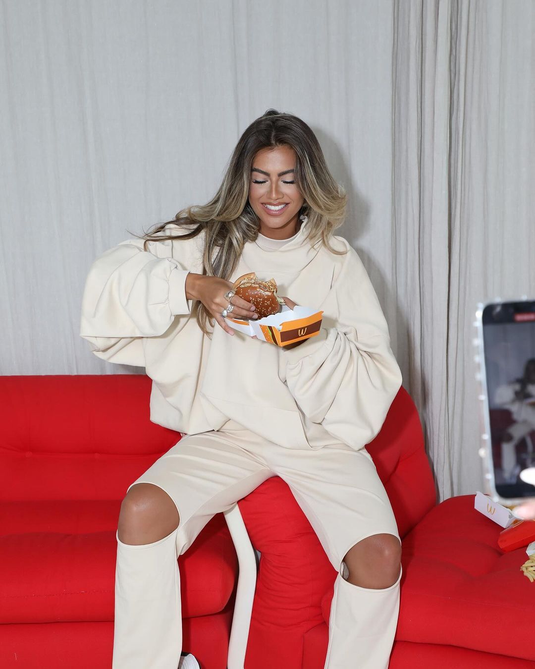 Hoodie I'm So Hungry Creme