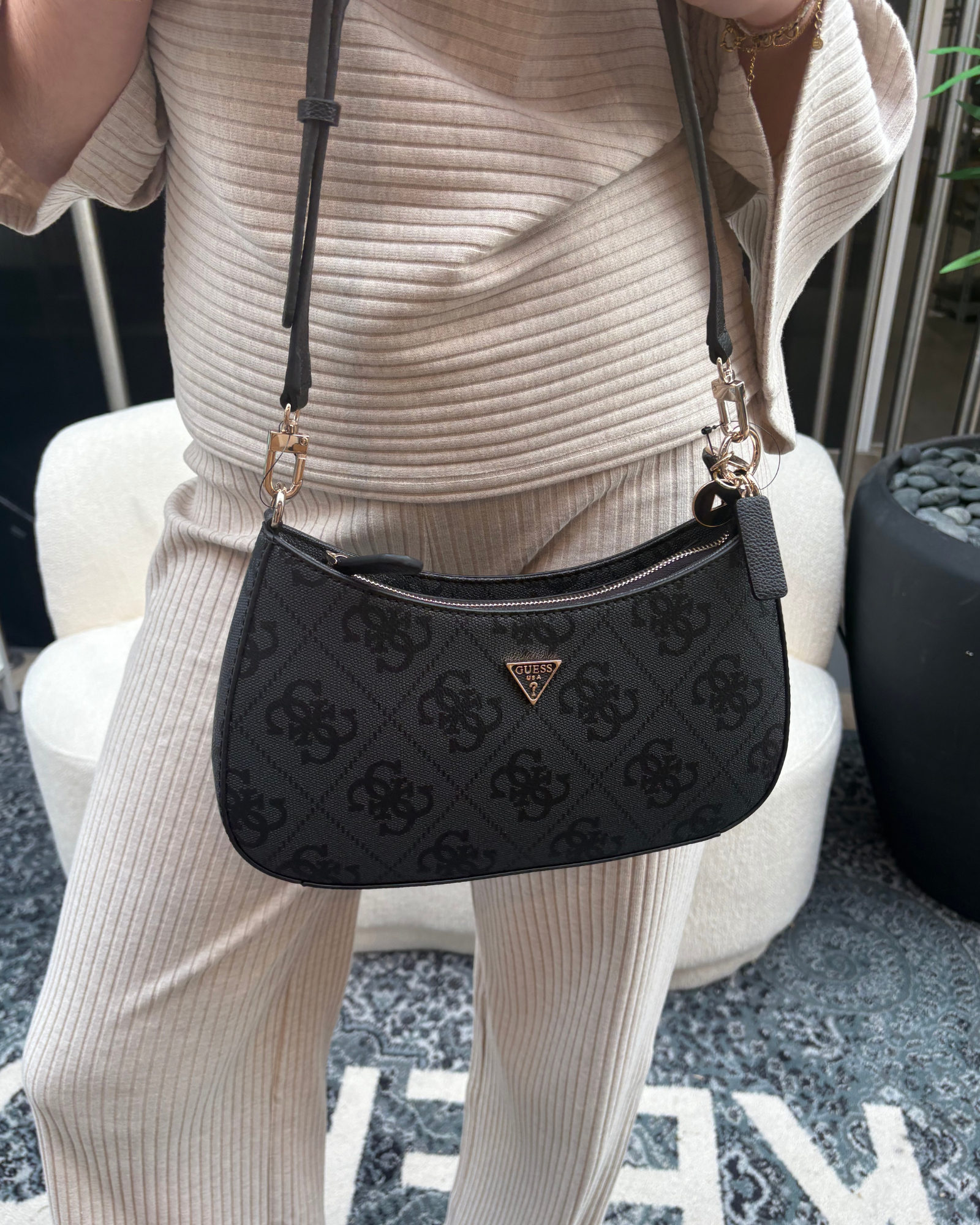 Noelle Top Zip Schoudertas