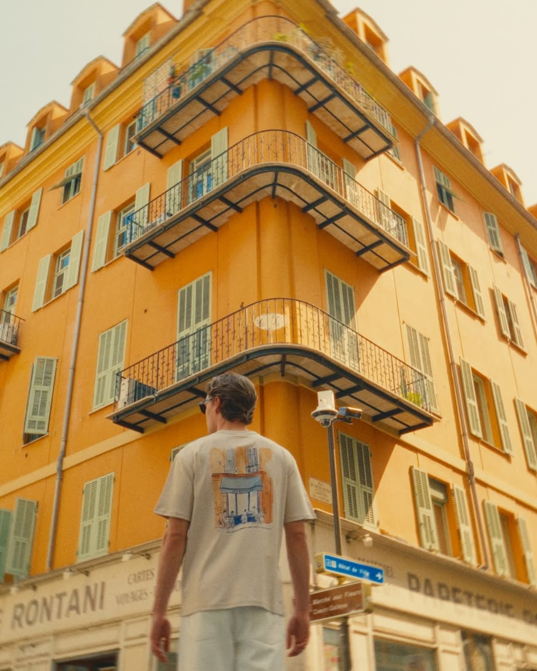La Terrasse T-Shirt