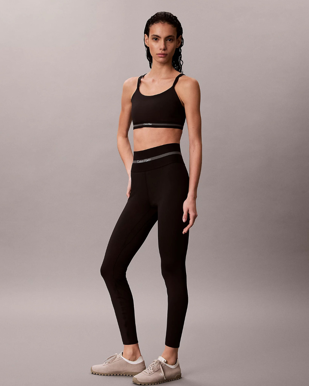 Icon Sport Medium Support Bralette + Quick-Dry High-Rise 7/8 Gym Legging Set Zwart