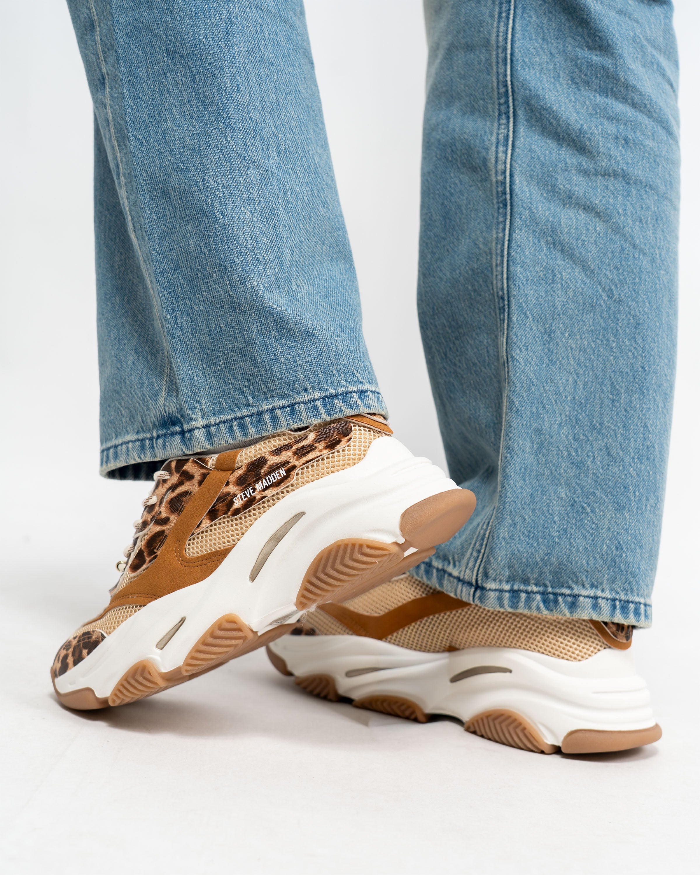 Possession-E Sneakers