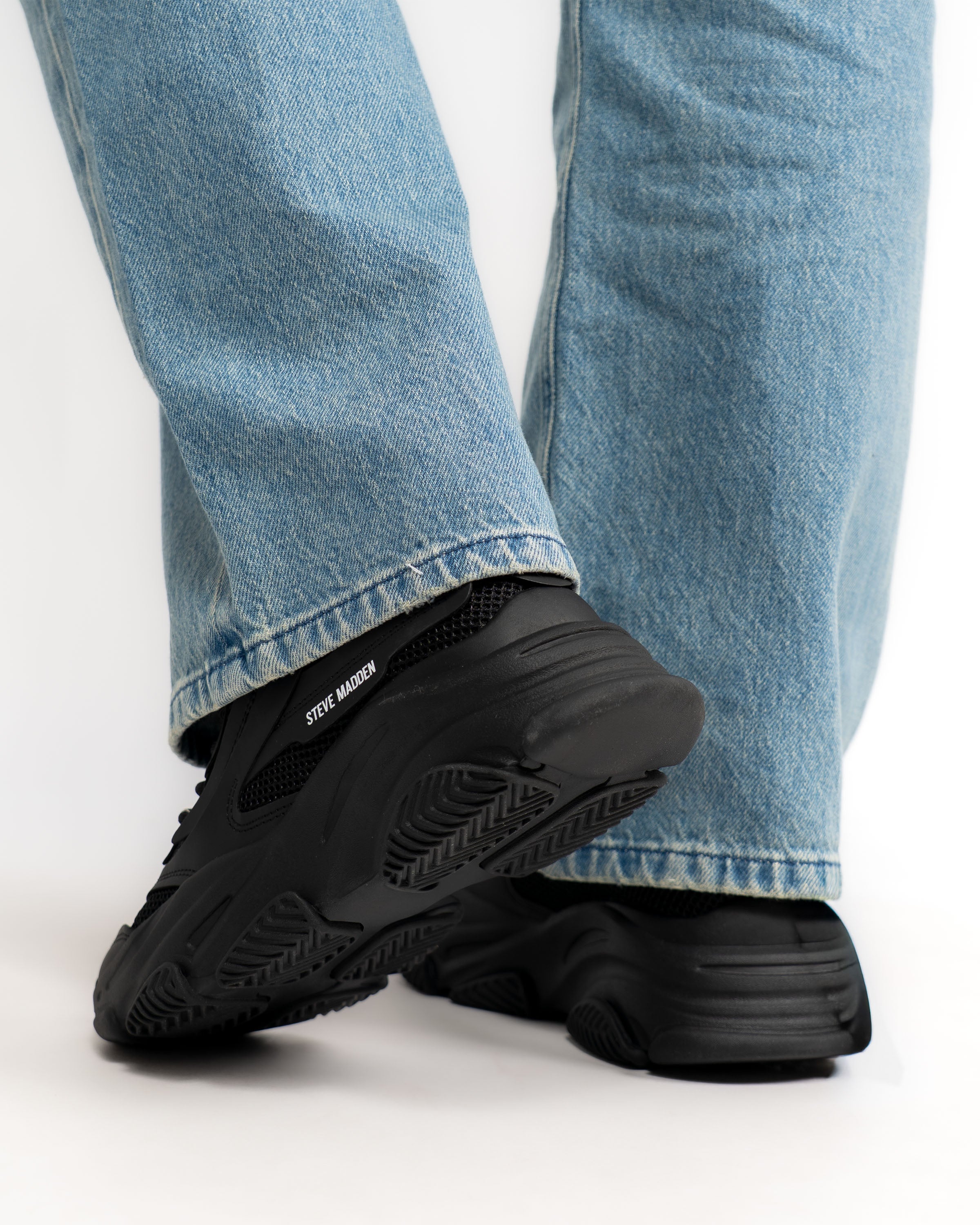 Possession-E Sneakers Black