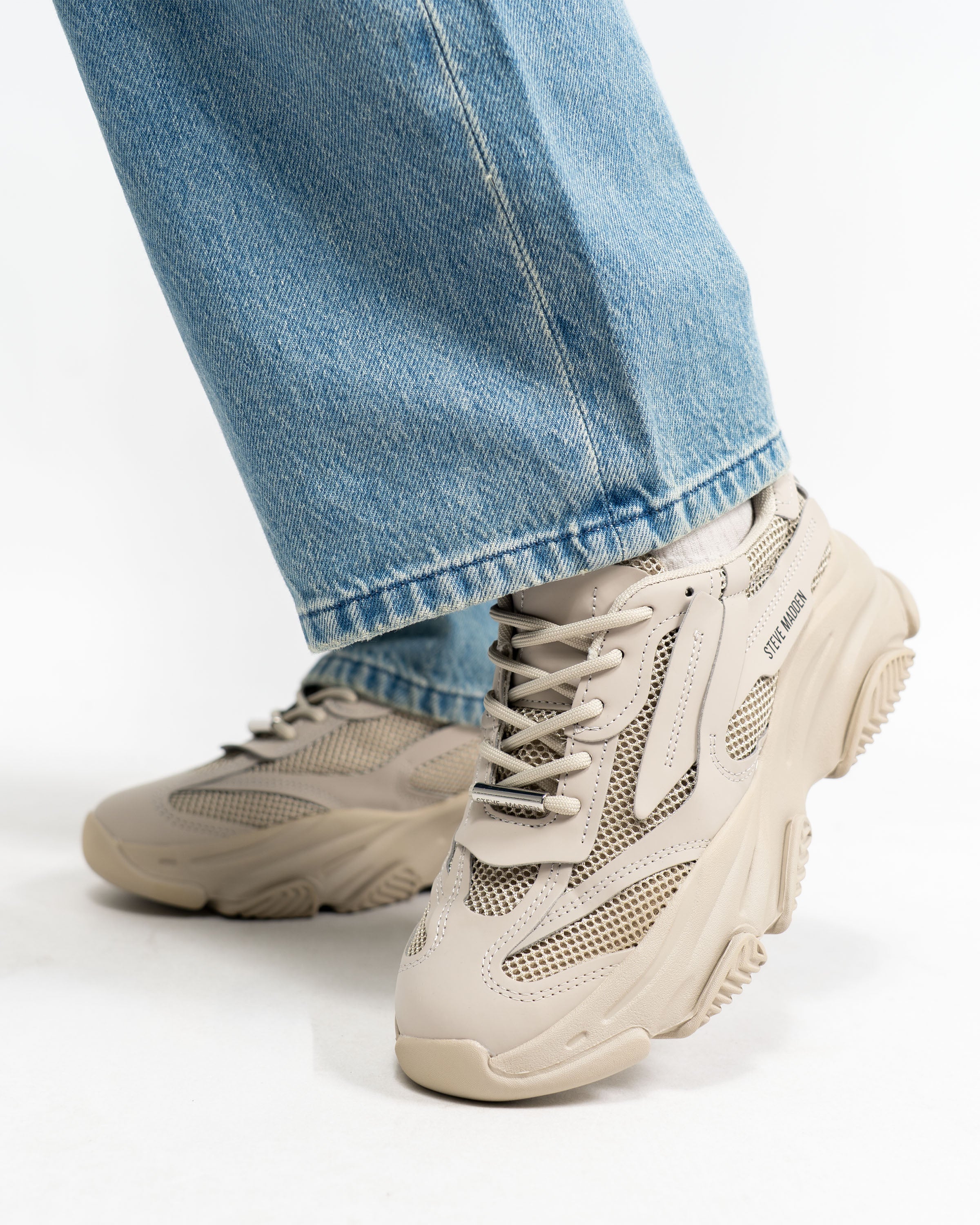 Possession-E Sneakers