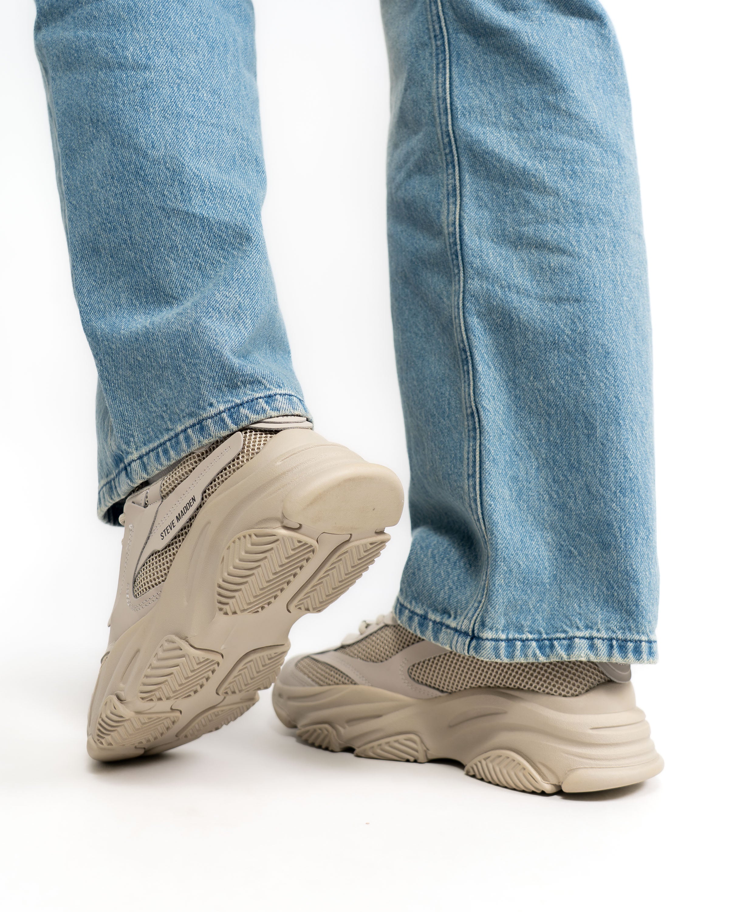 Possession-E Sneakers